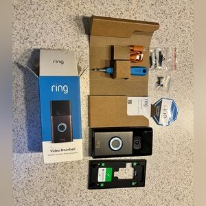 Ring doorbell, 2nd gen -EUC. 1080p HD video doorbell with enhanced features.